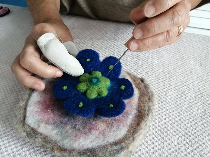 Artfelt - Création d'une broche feutrée / techniques mixtes