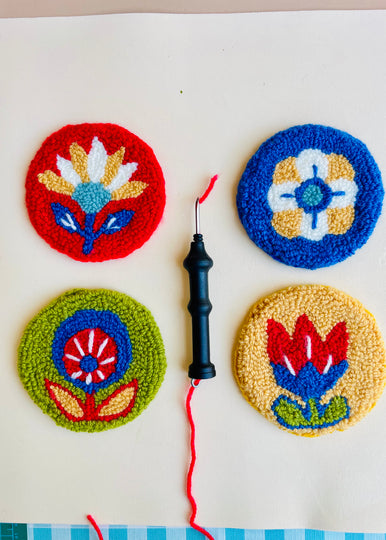 Olivia Lopez - Broderie Punchneedle, dessous de verre style nordique.