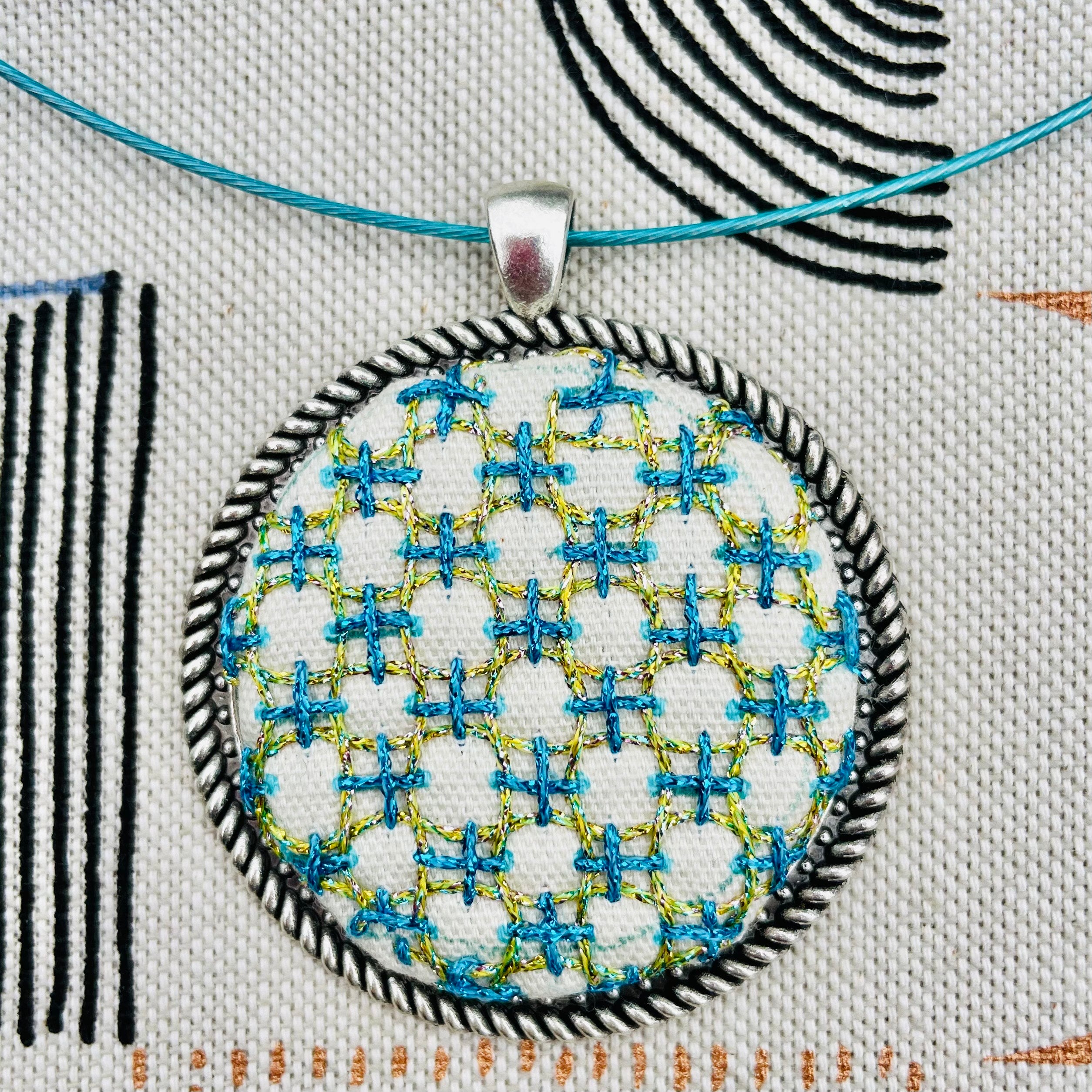 Olivia Lopez - SASHIKO CONTEMPORAIN, bijoux et accessoires