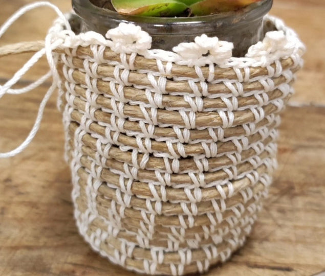 Heureuse qui comme Ulysse - Cache-pot en spiralé crocheté