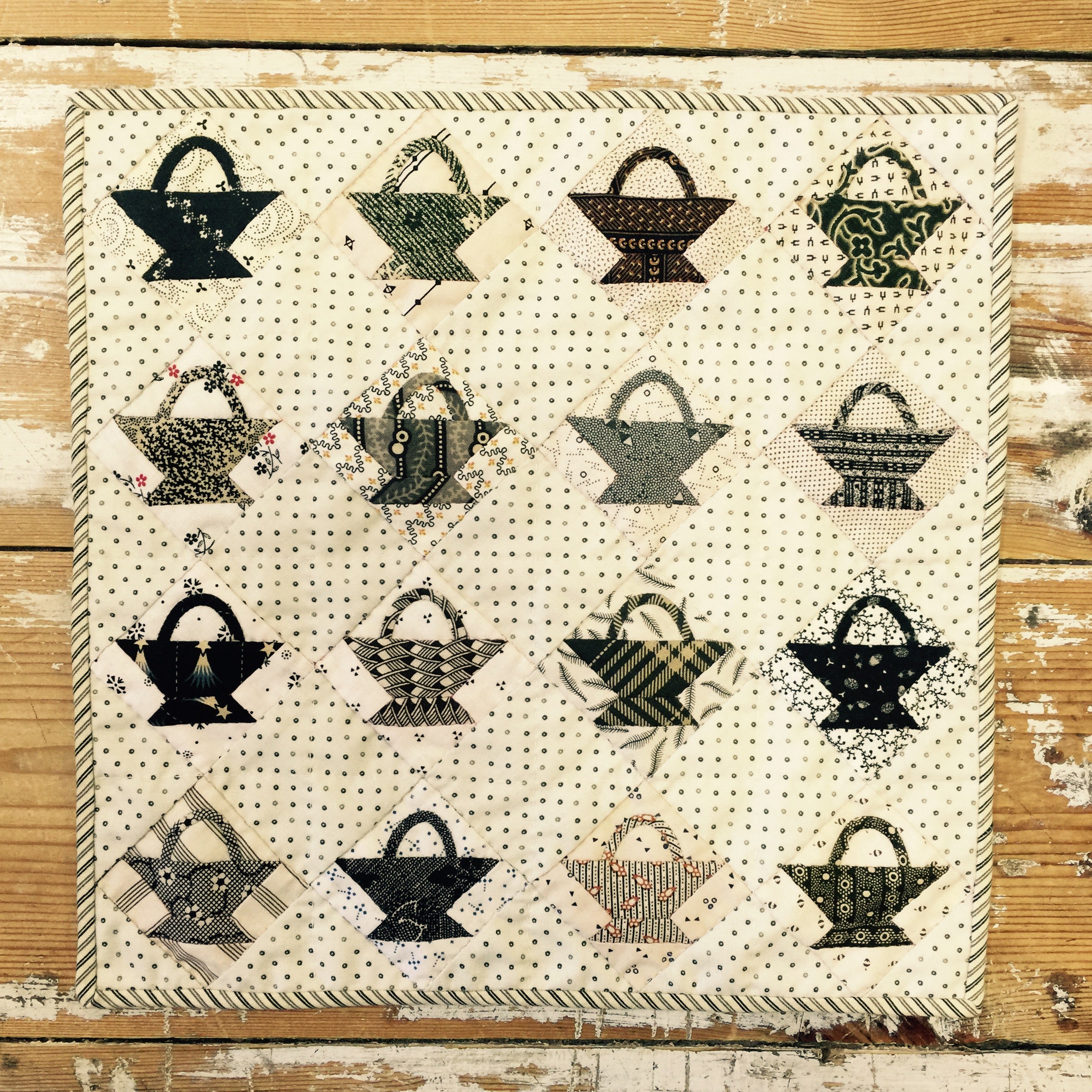 Carolyn Konig - Mini Quilt Coal Skuttles