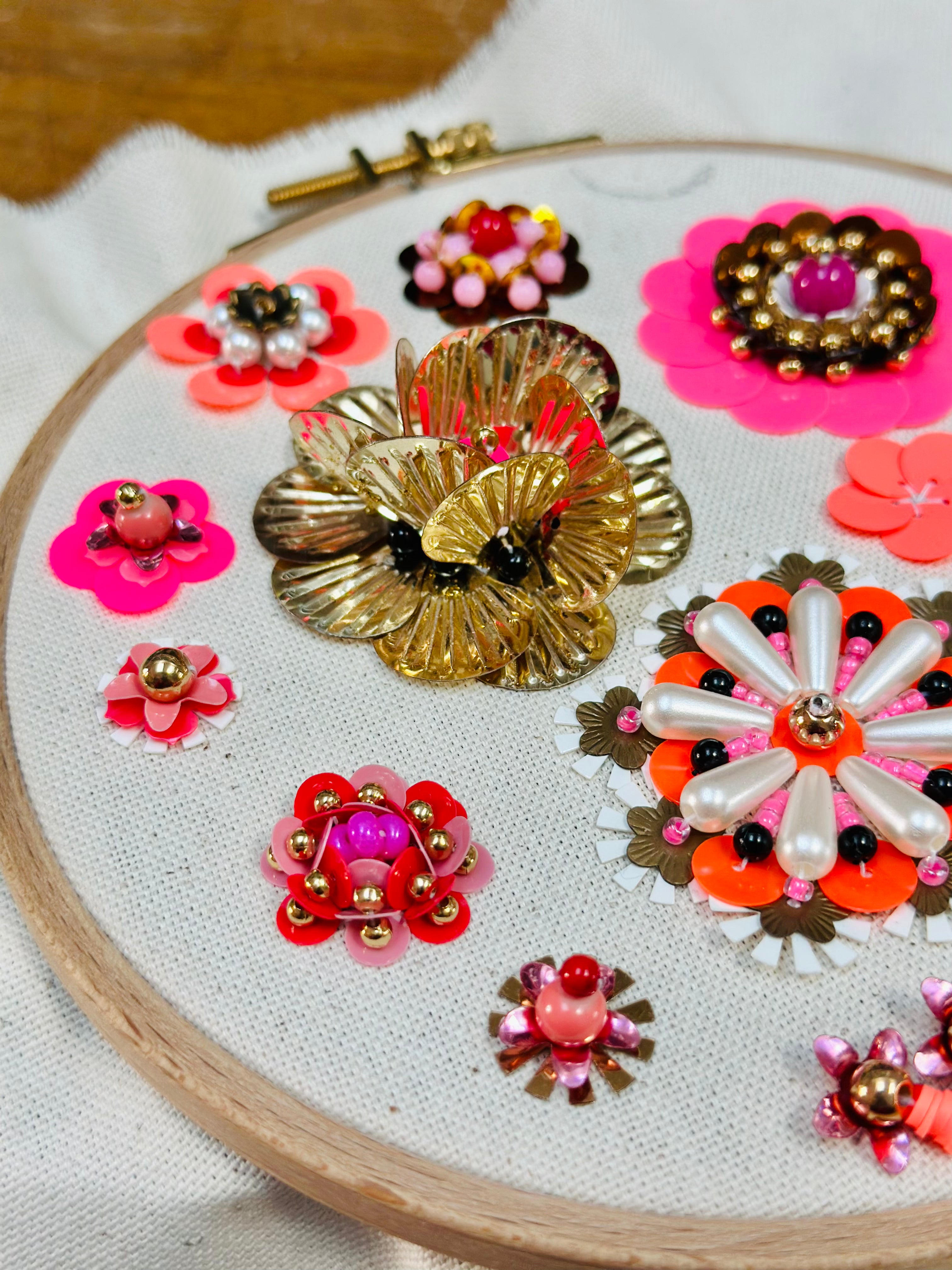 Élodie Joly / L'Honorable - Fleurs brodées en 3D