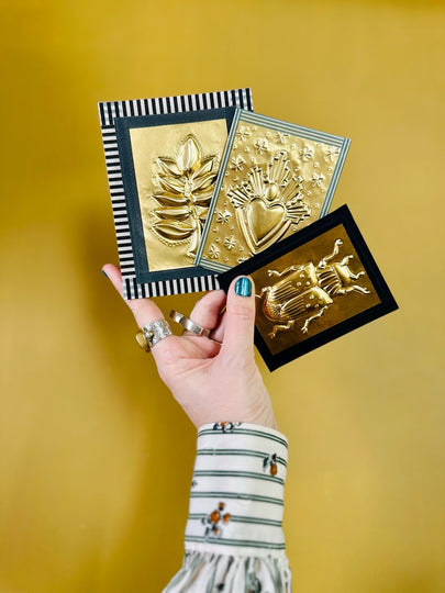 Élodie Joly / L'Honorable - Grigris en métal repoussé